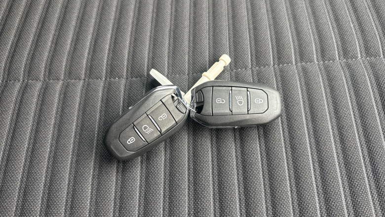 Peugeot 208 1.2 PureTech Active Premium + 5dr Petrol Hatchback